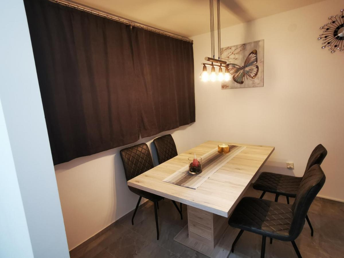 Ema Studio Apartman Karlovac Exterior photo