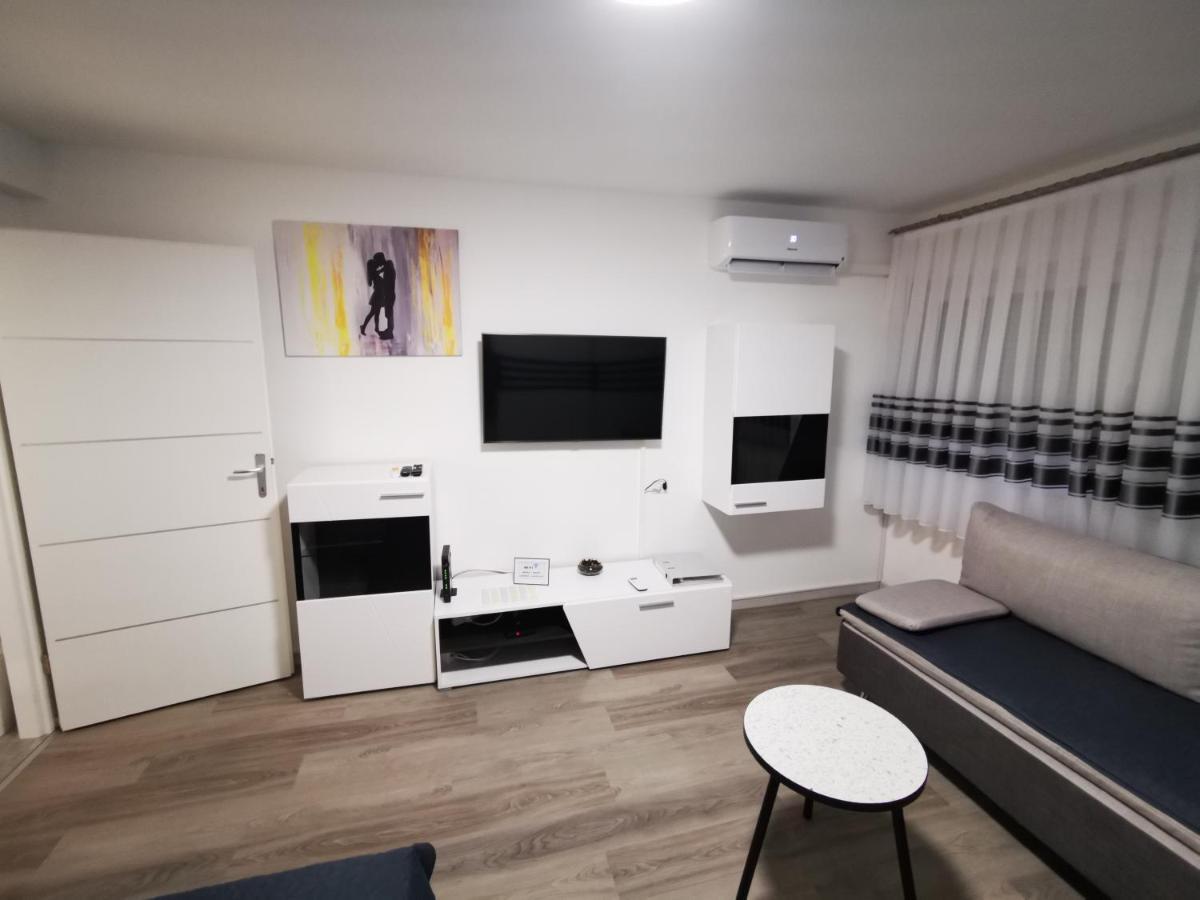 Ema Studio Apartman Karlovac Exterior photo